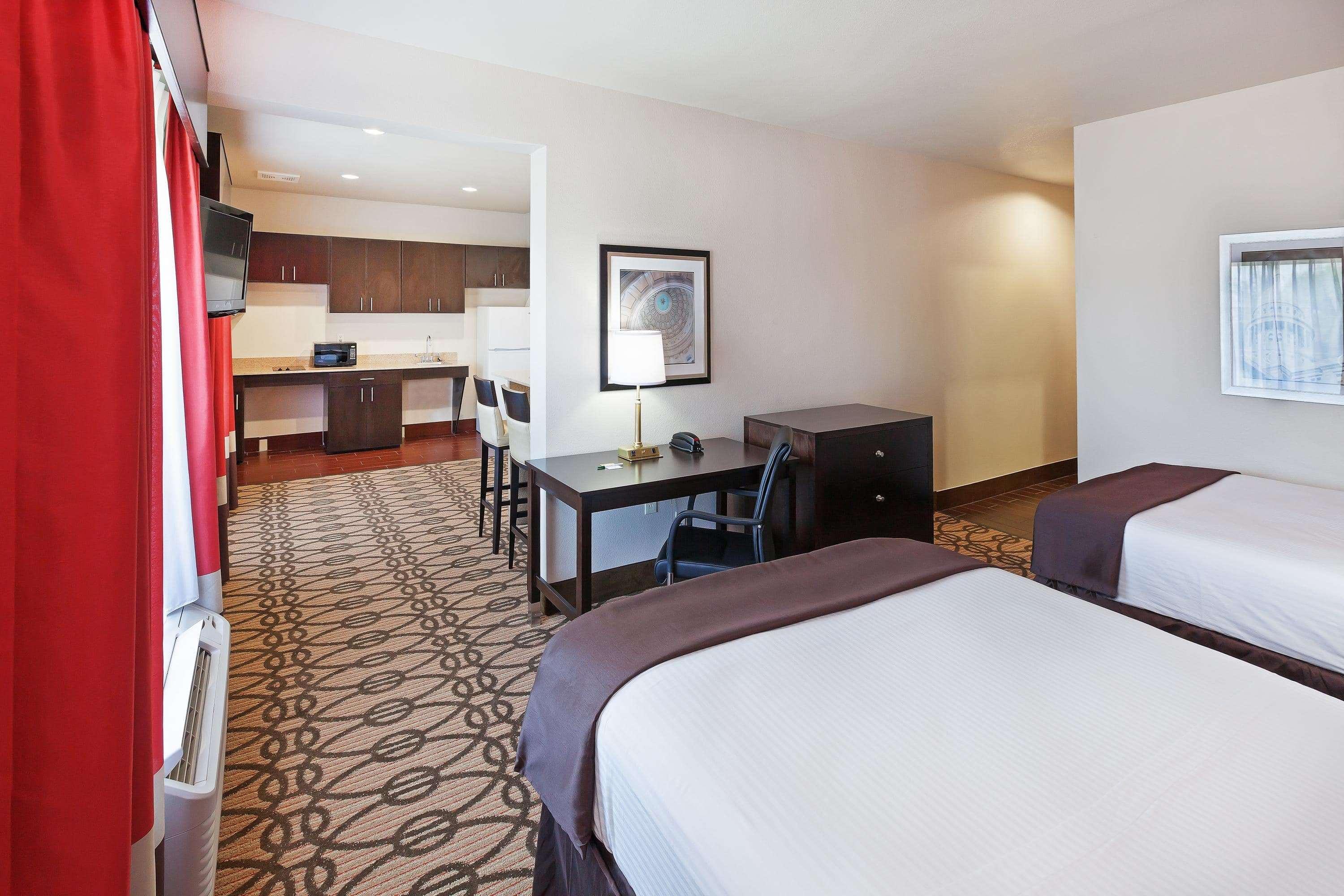 La Quinta By Wyndham Pearsall Extérieur photo