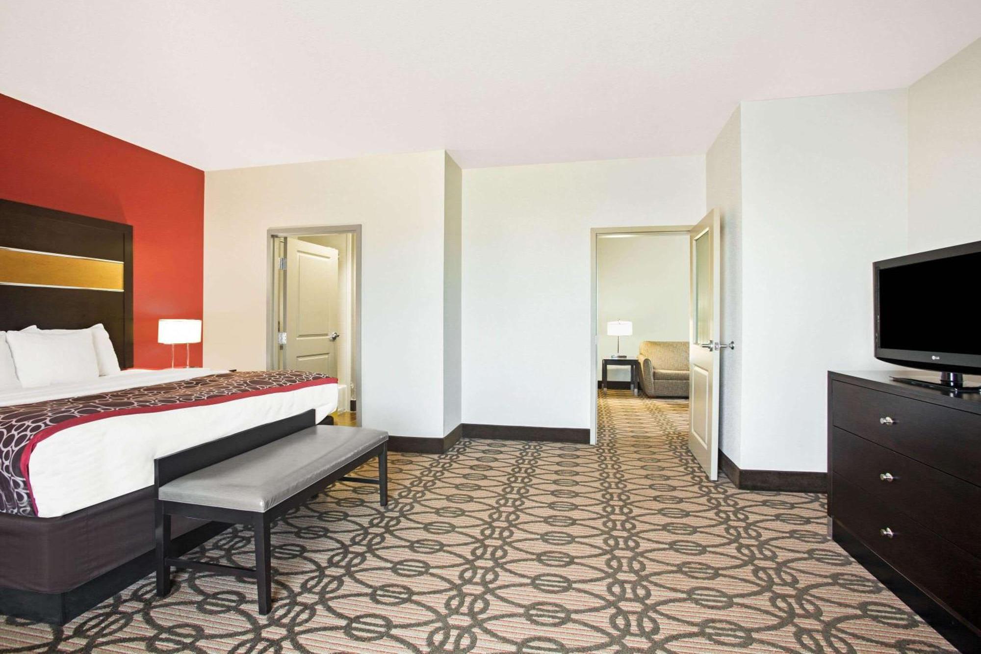 La Quinta By Wyndham Pearsall Extérieur photo
