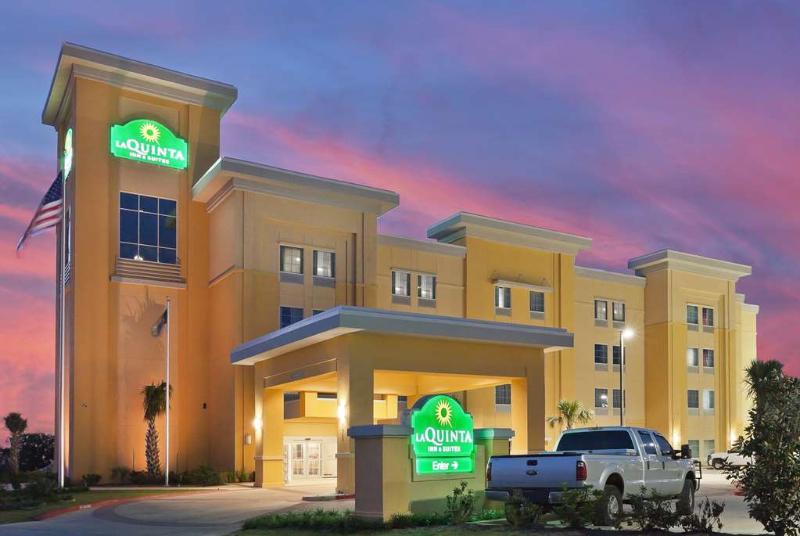 La Quinta By Wyndham Pearsall Extérieur photo