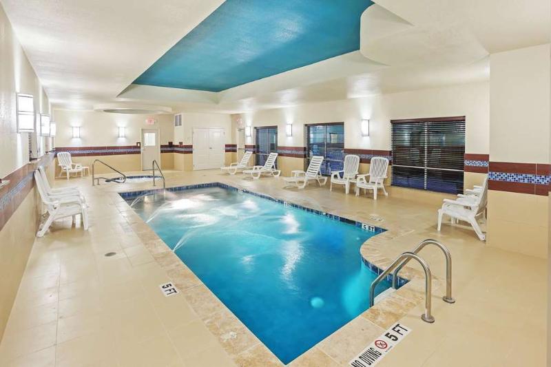 La Quinta By Wyndham Pearsall Extérieur photo