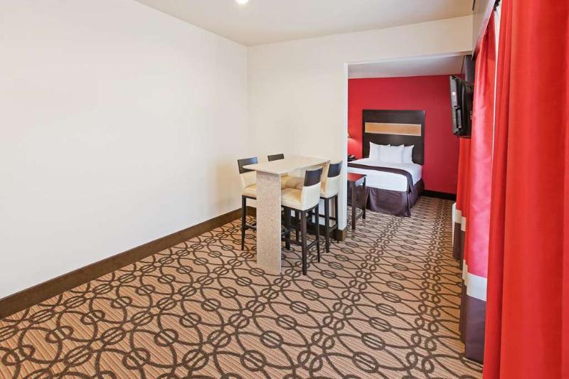 La Quinta By Wyndham Pearsall Extérieur photo